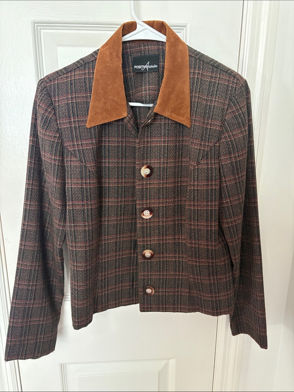 Vintage Plaid Button-Up Jacket with Suede Collar